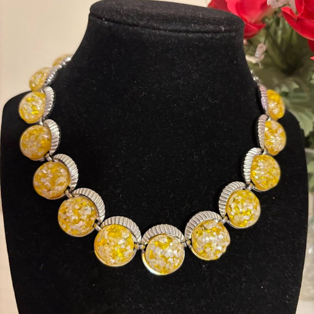 Vintage Yellow Necklace (16") in Silver Tone for any occasion